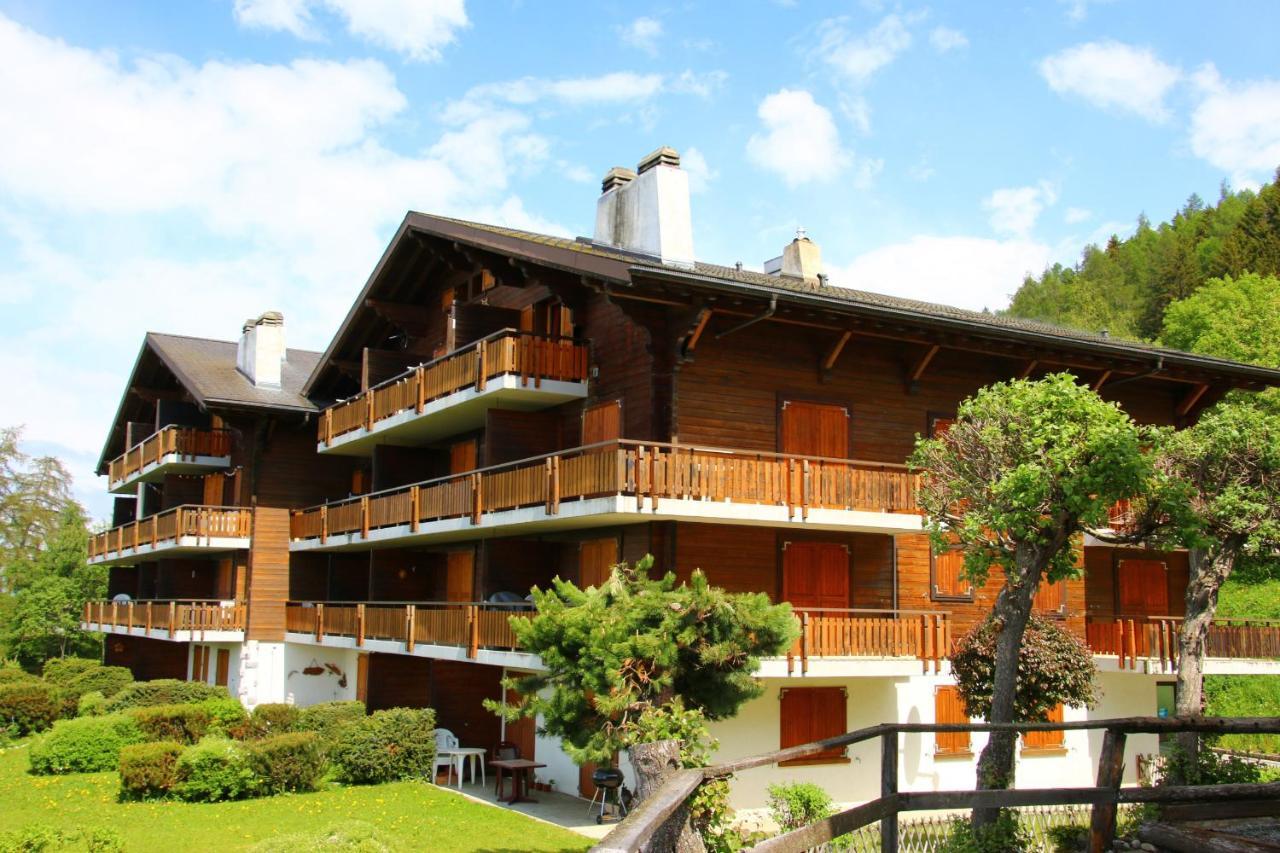 Apartment Melezes R-S Mountain & Ski Lift Apartements